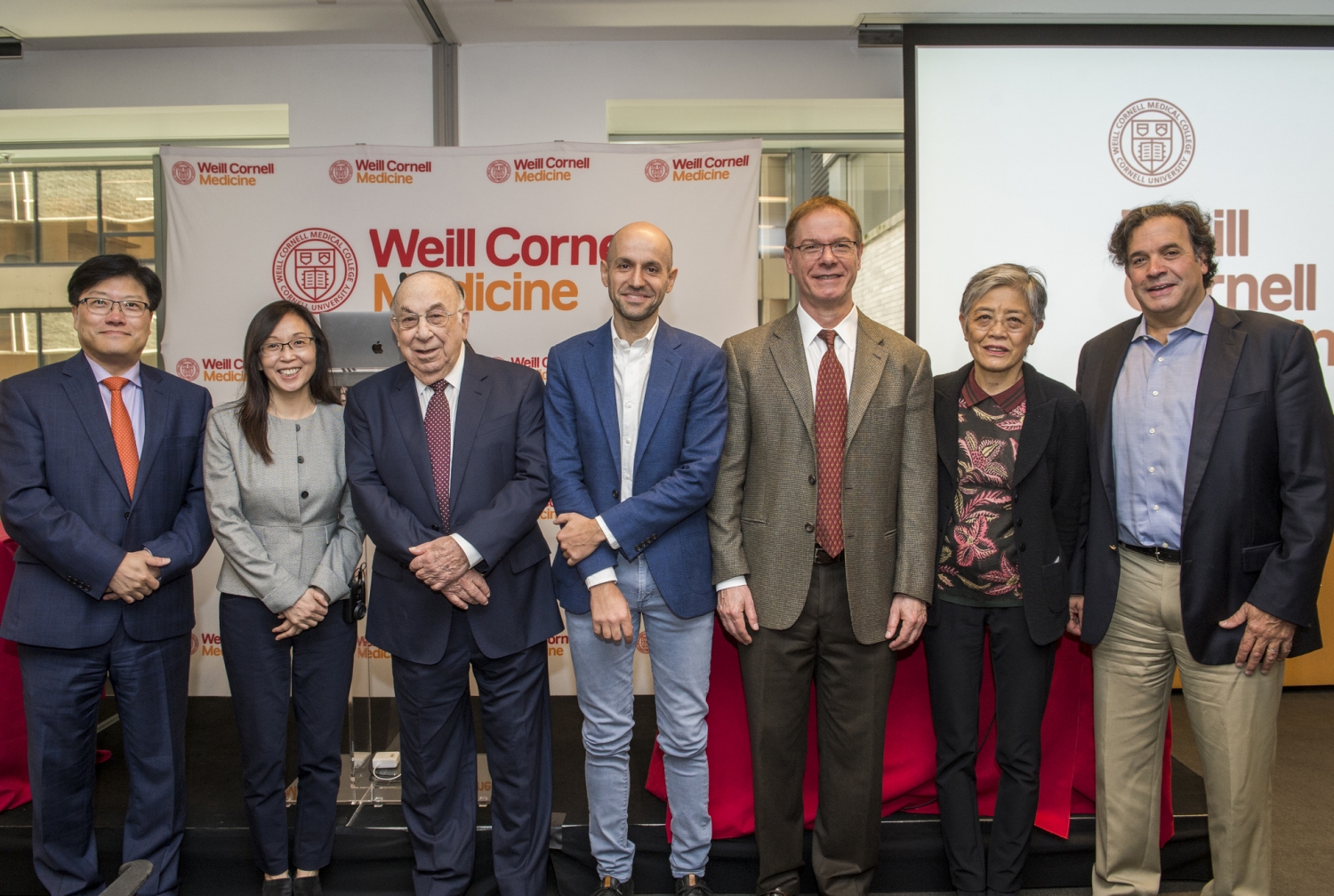 group shot of Appel Alzheimers Disease Research Institute speakers
